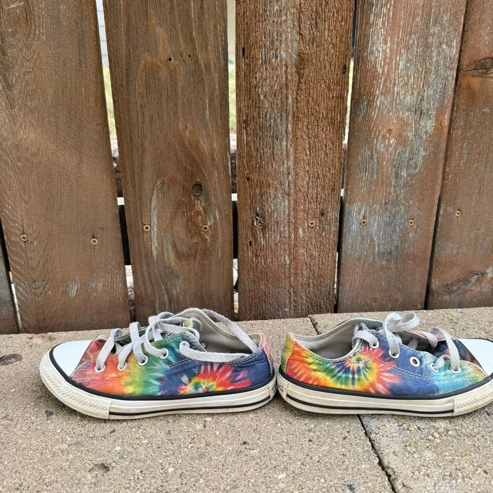 CONVERSE Kids Red Orange Green Tie-Dye Rainbow Sneakers Size 1